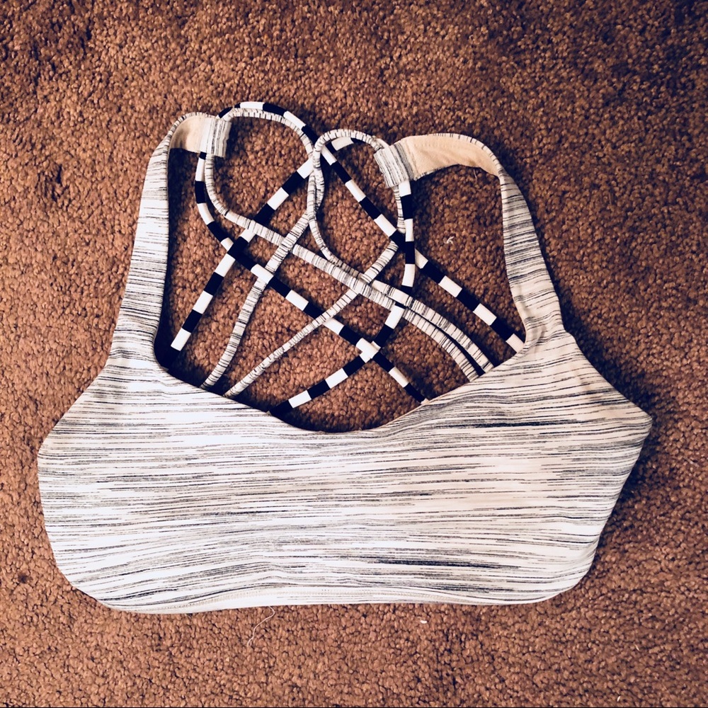 Lululemon free to be wild bra size 6